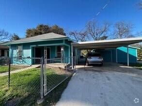 Building Photo - $500 OFF FIRST MONTH'S RENT IF MOVED IN BY...