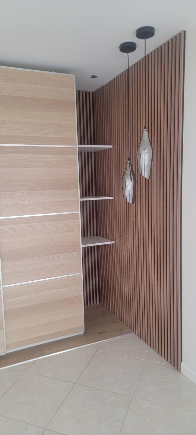 Building Photo - 319 Normandy G