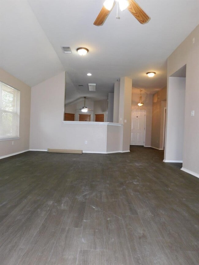Building Photo - 715 Spring Brook Ln