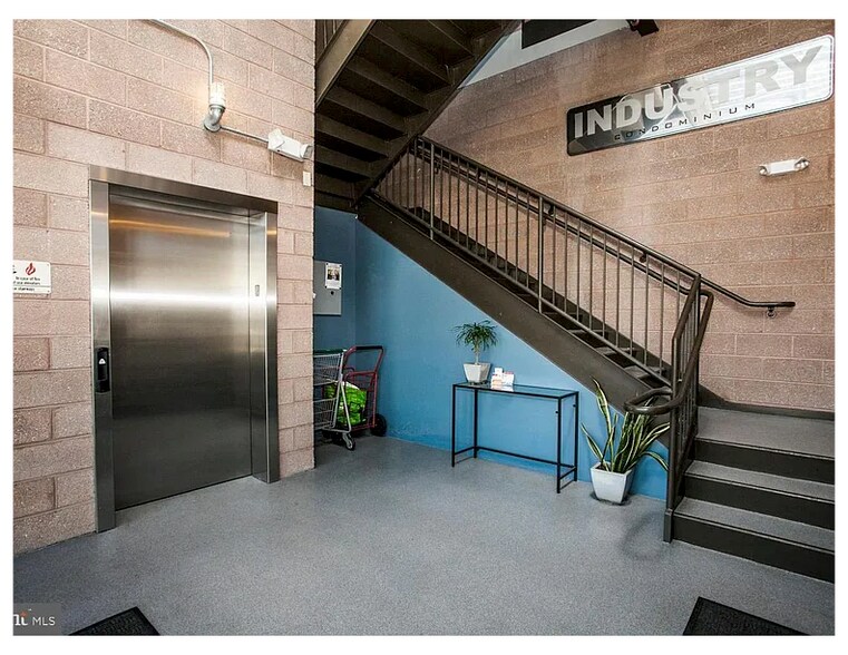 entryway - 75 Maple St