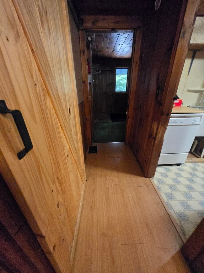 Building Photo - Ledge Hill Center Tuftonboro