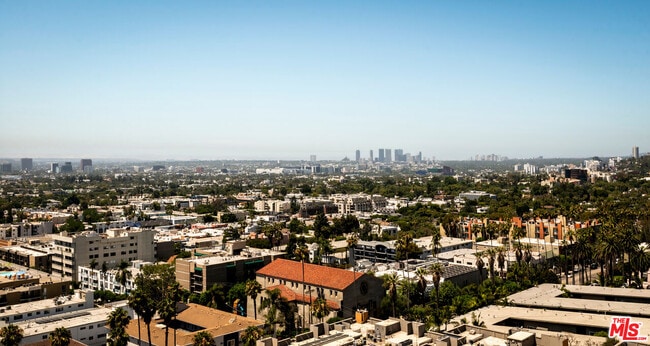 Building Photo - 7250 Franklin Ave