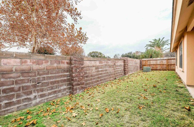 Building Photo - 407 Cinnamon Teal Loop