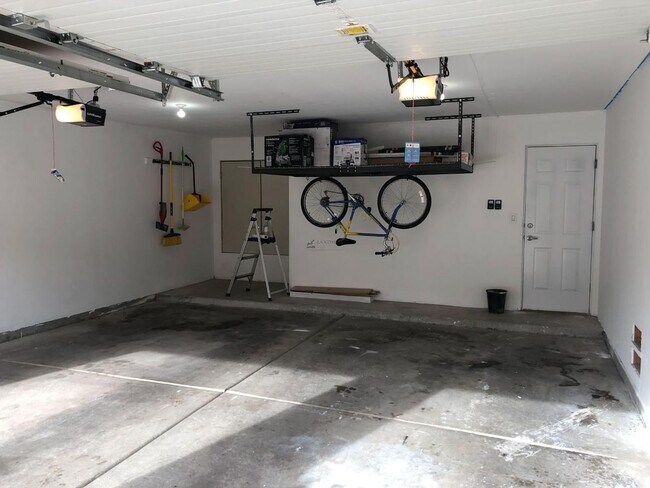 Building Photo - 772 Viento Cir
