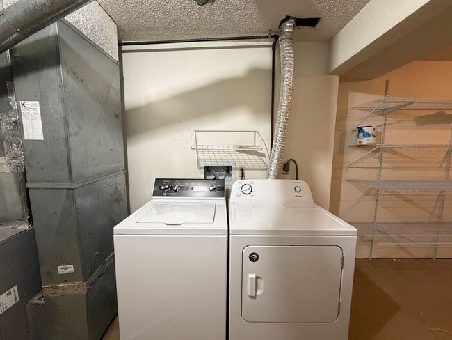 Building Photo - $1,400 | 3 Bedroom, 2 Bathroom House | Pets Negotiable* | Available for an Immediate Move In!