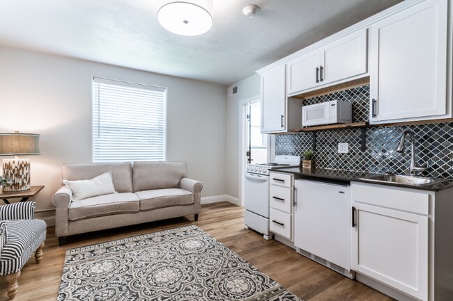 Building Photo - 101 N Rose St