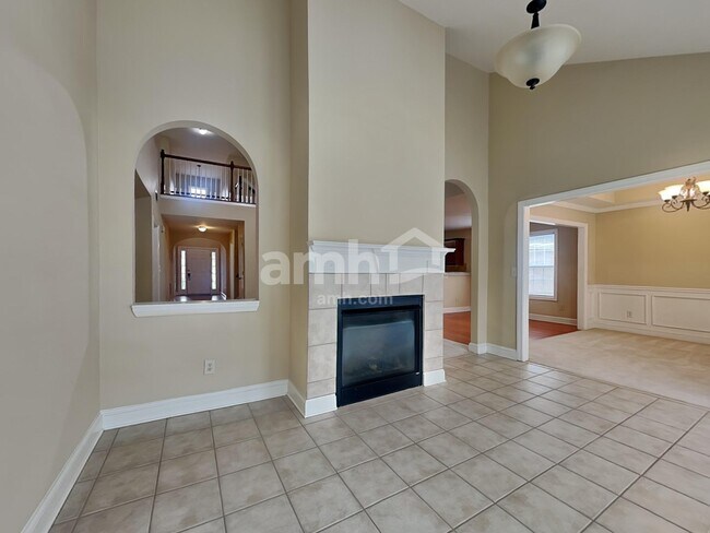 Building Photo - 2116 Benchmark Dr SW