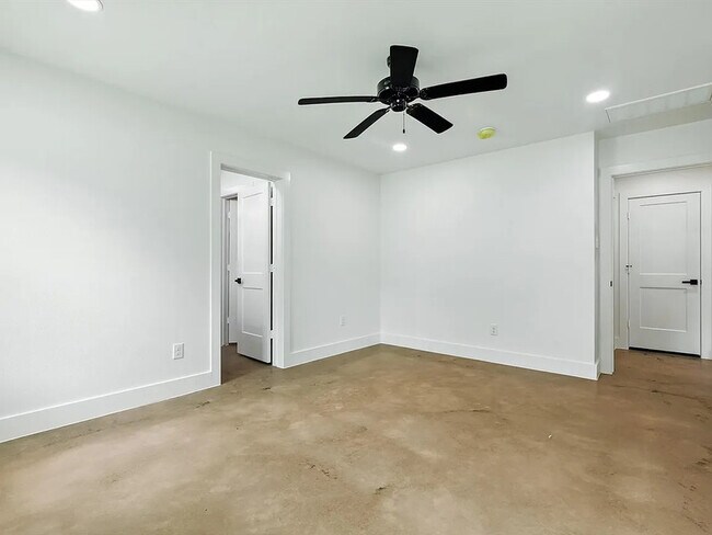 Building Photo - 1004 Branch St