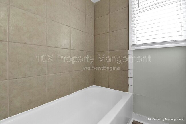 Building Photo - 1655 S 4th St