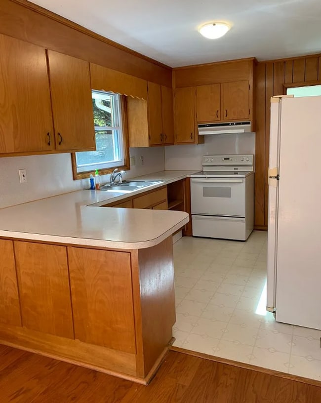 Building Photo - Charming 3 Bedroom 1.5 Bath Home