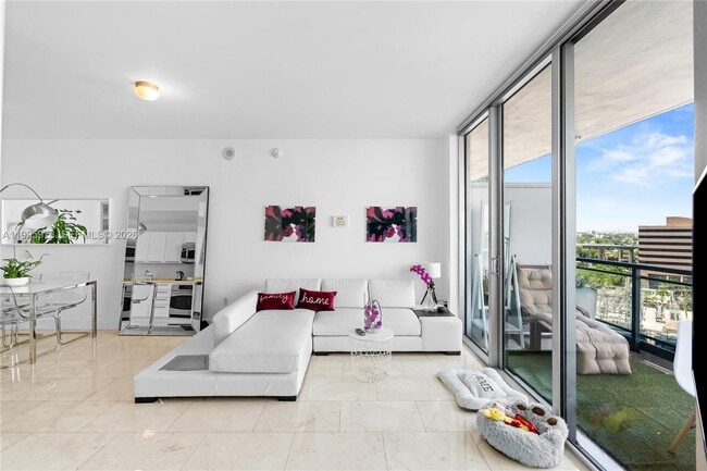 Building Photo - 90 SW 3rd St