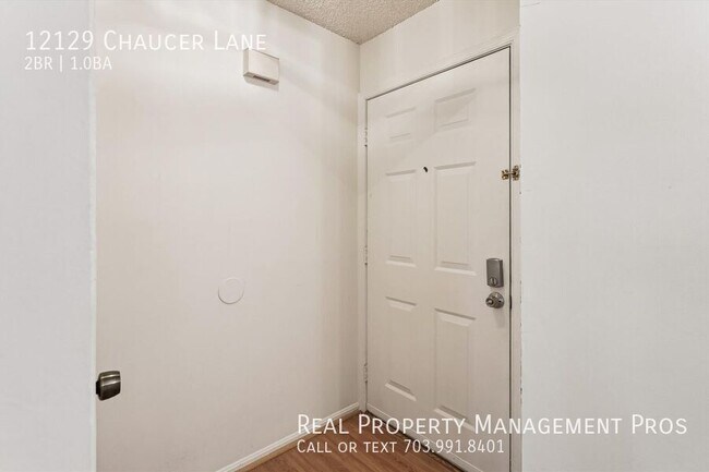 Building Photo - 12129 Chaucer Ln