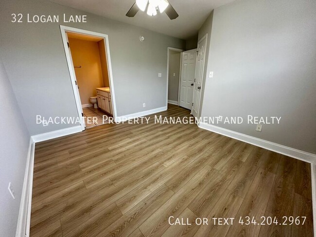 Building Photo - 2 Bedroom Townhome in Braxton Park!