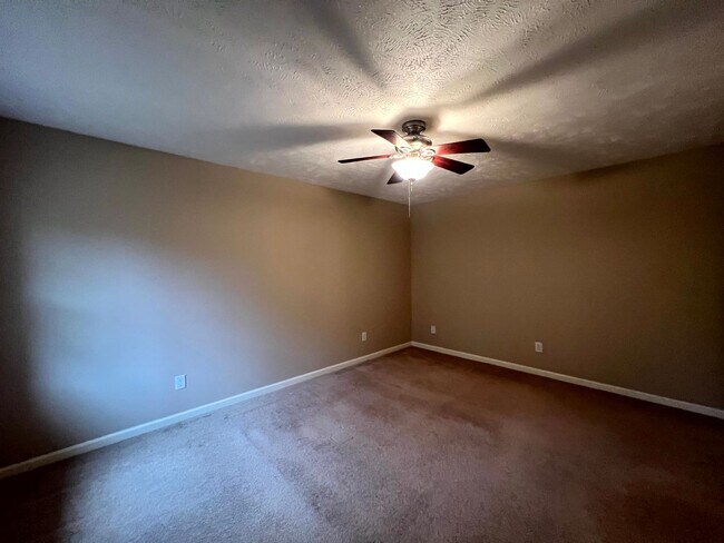 Building Photo - 1233 Wilderness Dr