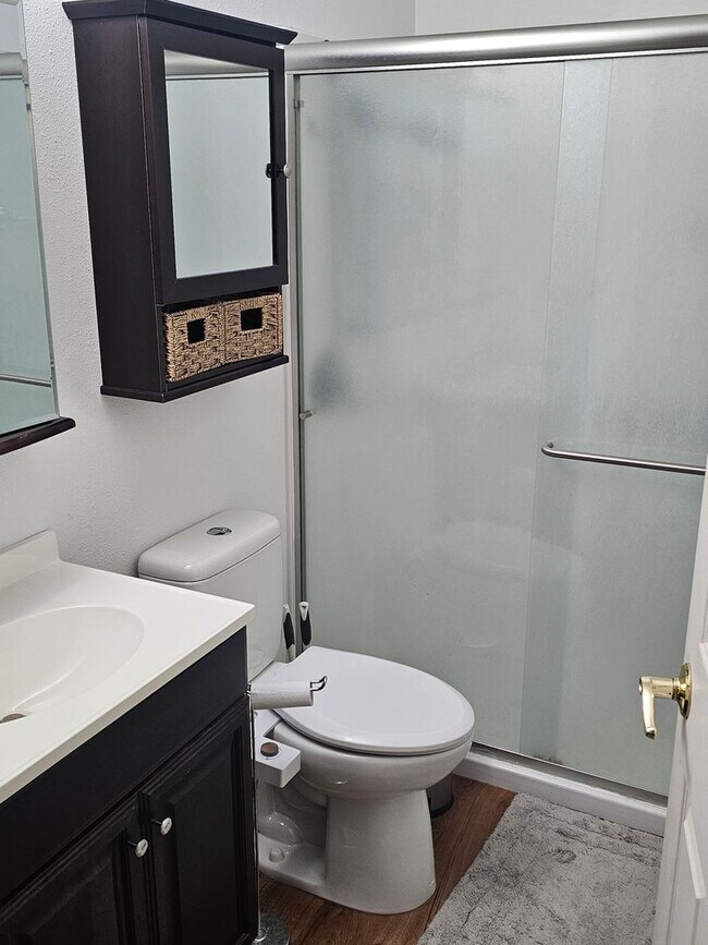 Building Photo - 1922 Hilling Ave