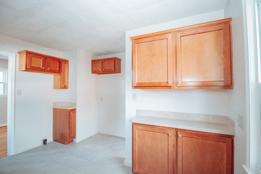 Building Photo - 3518 Almeda Dr