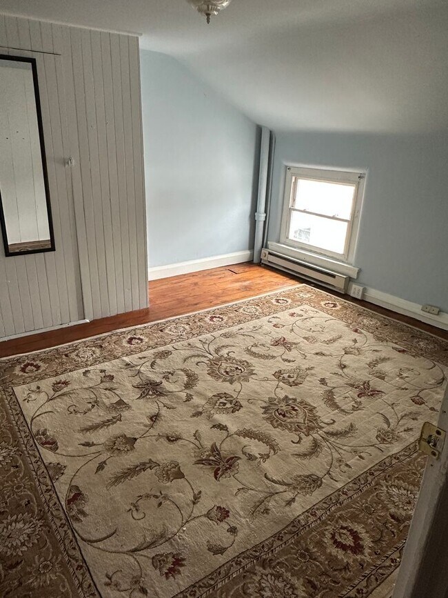 Building Photo - West Chester Historic Townhome - 4 bedrooms, 1 bath