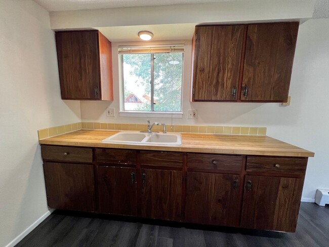 Building Photo - 527 West St