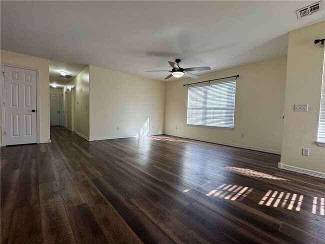 Building Photo - 910 NW A St