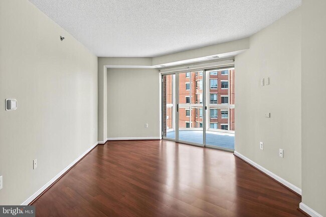 Building Photo - 2181 Jamieson Ave