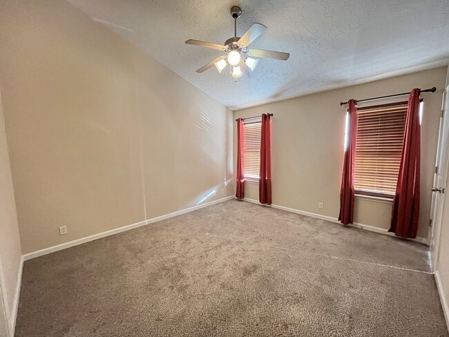 Building Photo - 3323 Risen Star Dr