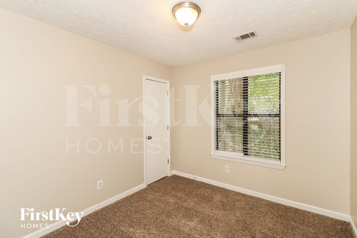 Building Photo - 1202 River Forest Ln