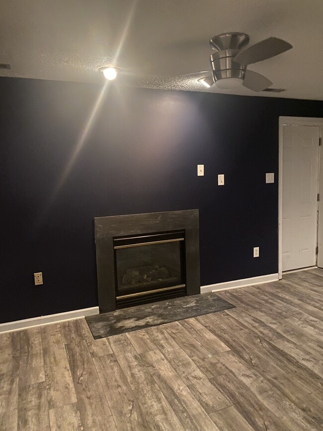 Building Photo - 1707 Carriage Cir