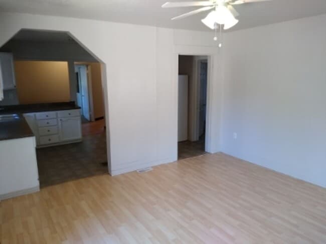 Building Photo - 3 Bedroom 2 Bath House