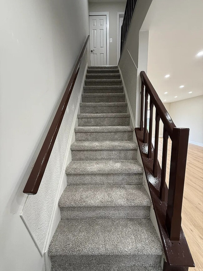 Building Photo - 11 Van Buren Pl