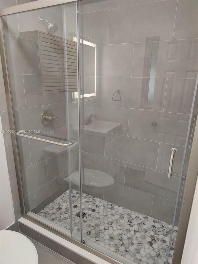 Building Photo - 1400 NW 2nd Ave