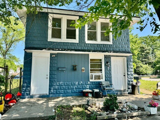 Primary Photo - 203-205 N 4th Street