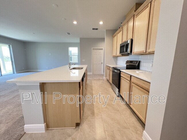 Building Photo - 14521 Crestavista Ave