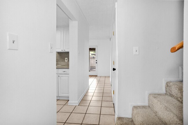 Building Photo - 9541 Clanton St
