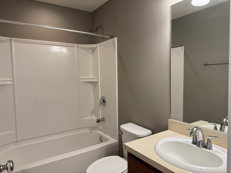 Building Photo - 6977 Heatherton Ct