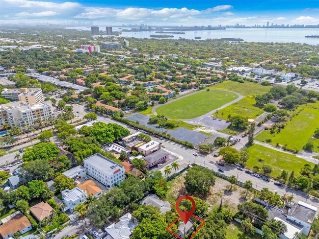 Building Photo - 176 NE 50th St