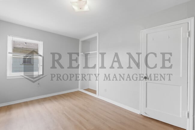 Building Photo - 839 N Oliver St