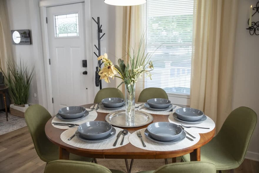 Building Photo - 19620 Ormiston Ave