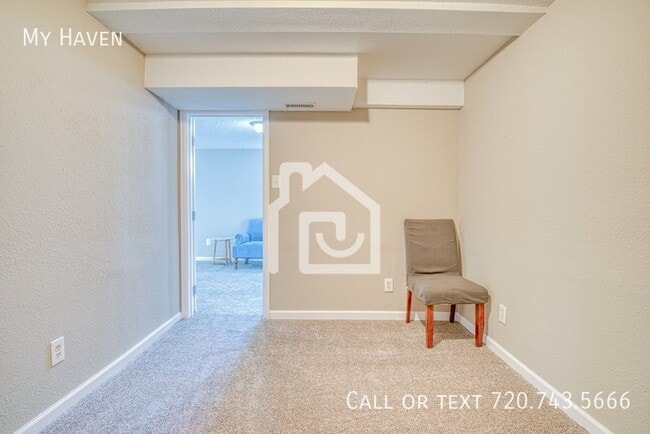 Building Photo - 15169 E Columbia Dr