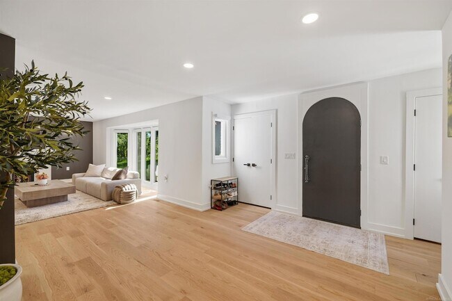 Building Photo - 300 Camelot Way