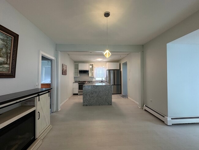 Building Photo - 2 Narragansett Ave