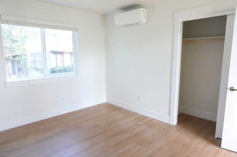 Building Photo - 12907 SE Ridgecrest Rd