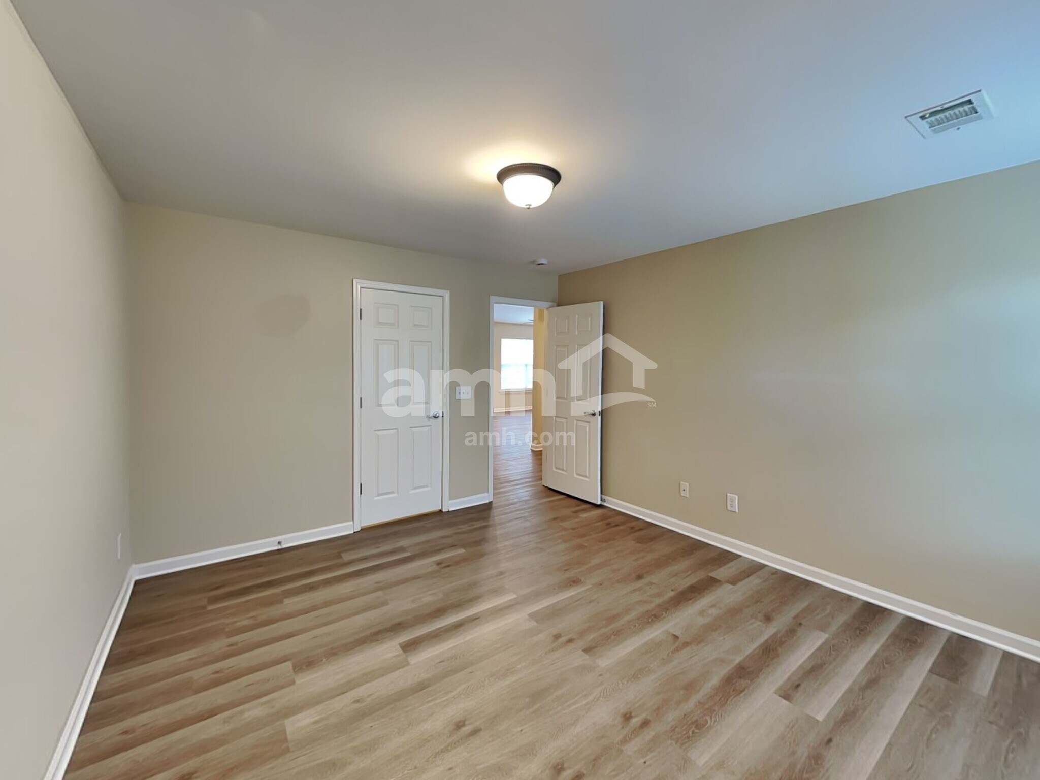 Building Photo - 319 Forest Bend Dr