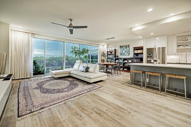 Building Photo - 2200 Willowick Rd