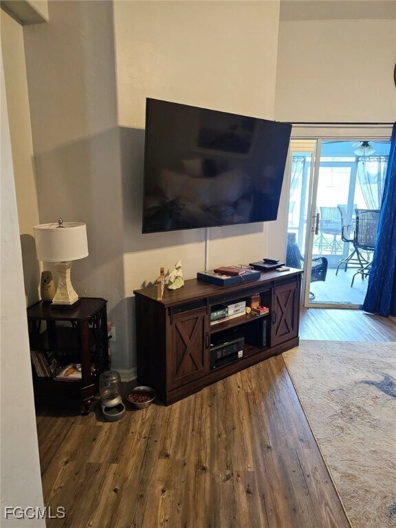 Building Photo - 1418 Cape Coral Pkwy W