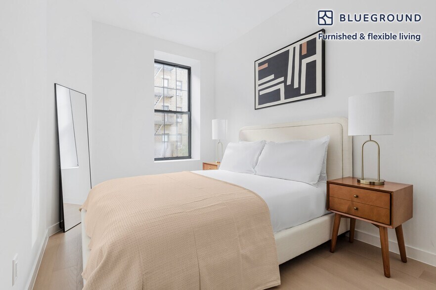 Building Photo - 333 E 52nd St