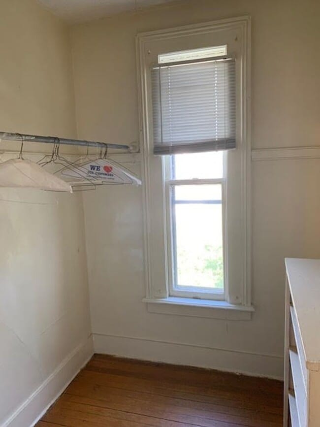 Building Photo - 7 University Pl