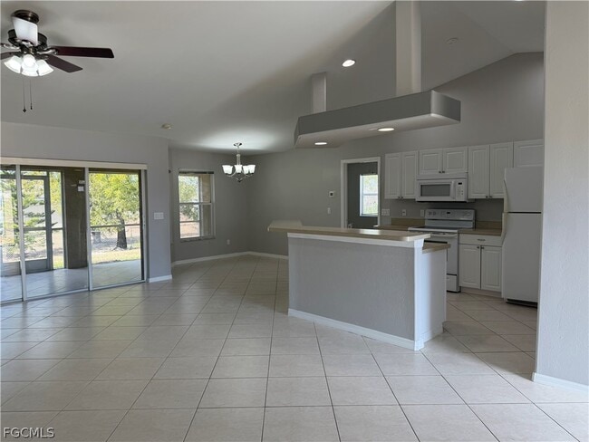 Building Photo - 3540 NE 20th Pl