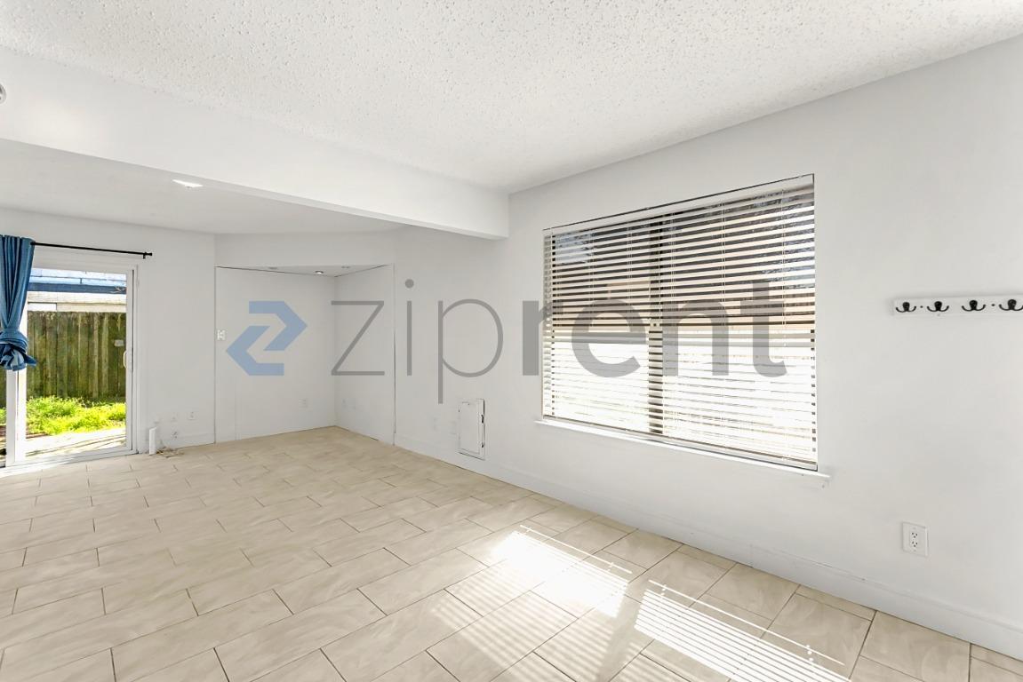 Building Photo - 182 Bent Arrow Dr