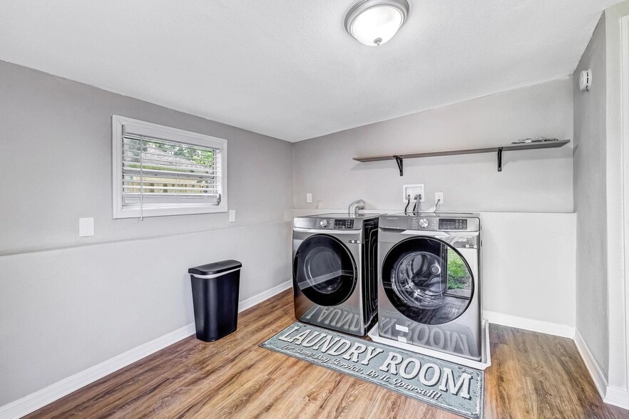 Building Photo - 7206 Ridgeway Rd N