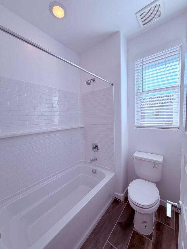 Building Photo - 8307 E Peterson Ave